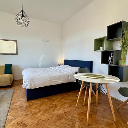 Modern Studio In The Heart Of The City Μαριμπόρ Εξωτερικό φωτογραφία